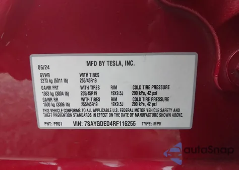 2024 Tesla Model Y Long Range Dual Motor All-Wheel Drive/Rwd z USA, uszkodzony, nr VIN 7SAYGDED4RF116255